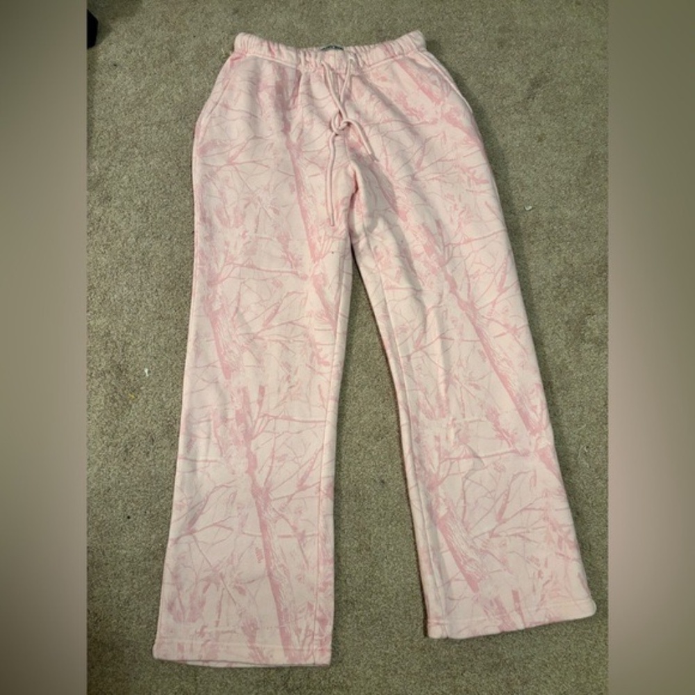 Dairy Boy Bubblegum Camo Sweatpants Small - Picture 2 of 4